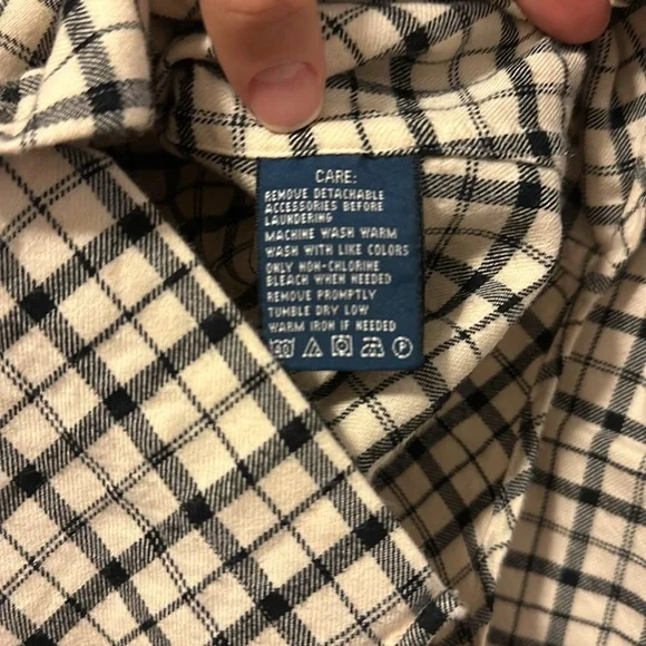 Ralph Lauren, like new, slim fit black and white flannel top, sz 4 - Picture 4 of 6